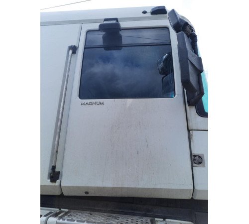 Б/у Дверь (правая сторона – R) Renault Magnum Euro 5 (Рено Магнум Евро 5) 5010301523