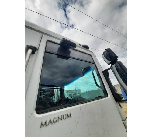 Б/у Бокове скло дверей Renault Magnum Euro 5 (Рено Магнум Евро 5) 5010468938