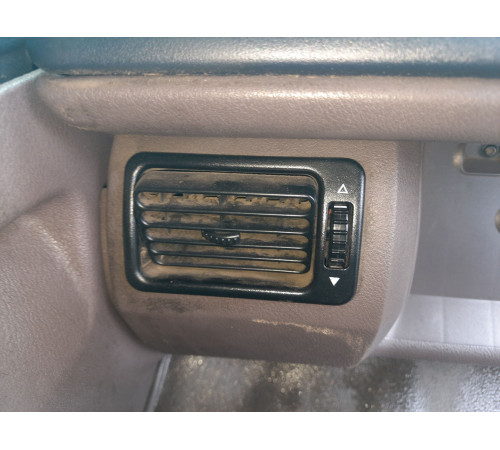 Б/у Повітряний дефлектор (решітка) Renault Magnum Euro 5 (Рено Магнум Евро 5) 5010226048