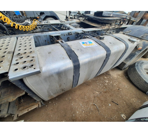 Б/у Топливный бак на 725 л. Renault Magnum Euro 5 (Рено Магнум Евро 5) 7420507578