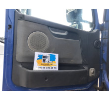 Б/у дверная карта (обшивка) левая сторона (L), водительская Volvo FH12 Euro 3 (Вольво ФШ 12 Евро 3) 20360434