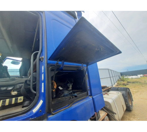 Б/у кришка бокового бардачка (бомболюка, інструментального ящика) Volvo FH12 Euro 3 (Вольво ФШ 12 Євро 3) 3176123