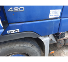 Б/у продолжение (накладка) переднего крыла, левого (L) Volvo FH12 Euro 3 (Вольво ФШ 12 Евро 3) 3175929