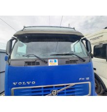 Б/у панель склоочисників (жабо) під лобовим склом Volvo FH12 Euro 3 (Вольво ФШ 12 Євро 3) 3175363