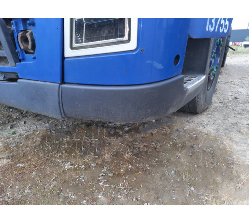 Б/у нижний угол бампера (губа), правый (R) Volvo FH12 Euro 3 (Вольво ФШ 12 Евро 3) 20529741