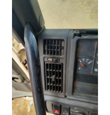 Б/у дефлектор повітря торпеди (решітка вентиляційна) Volvo FH12 Euro 2 (Вольво ФШ 12 Євро 2) 8191050