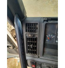 Б/у дефлектор воздуха торпеды (решётка вентиляционная) Volvo FH12 Euro 2 (Вольво ФШ 12 Евро 2) 8191050