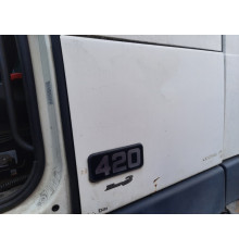 Б/у кришка бокового бардачка (бомболюка, інструментального ящика) Volvo FH12 Euro 2 (Вольво ФШ 12 Євро 2) 3176123, 1619749