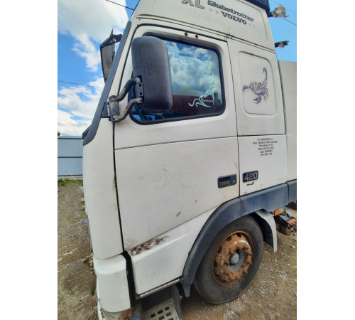 Б/у двері ліві, водійські Volvo FH12 Euro 2 (Вольво ФШ 12 Євро 2) 20360542