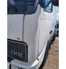Б/у кут (дефлектор) кабіни лівий (L) Volvo FH12 Euro 2 (Вольво ФШ 12 Євро 2) 8189092