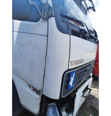Б/у кут (дефлектор) кабіни правий (R) Volvo FH12 Euro 2 (Вольво ФШ 12 Євро 2) 8189093