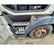Б/у ступенька (подножка) большая левая Volvo FH12 Euro 2 (Вольво ФШ 12 Евро 2) 3175246