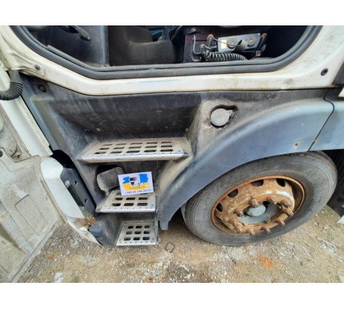 Б/у ступенька (подножка) большая левая Volvo FH12 Euro 2 (Вольво ФШ 12 Евро 2) 3175246