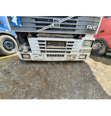 Б/у решітка (облицювання) радіатора Volvo FH12 Euro 2 (Вольво ФШ 12 Євро 2) 1063509