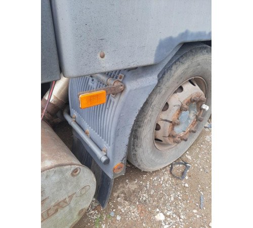 Б/у крило переднє, задня частина, праве (R) Volvo FH12 Euro 2 (Вольво ФШ 12 Євро 2) 1623459