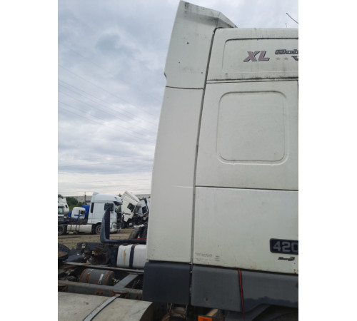 Б/у спойлер кабіни правий Volvo FH12 Euro 2 (Вольво ФШ 12 Євро 2) 20409861