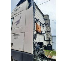 Б/у спойлер кабіни лівий Volvo FH12 Euro 2 (Вольво ФШ 12 Євро 2) 1062998