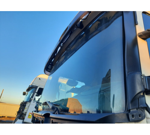 Б/у лобове скло Scania R Euro 5 HPI (Сканія Р Євро 5) 1406463