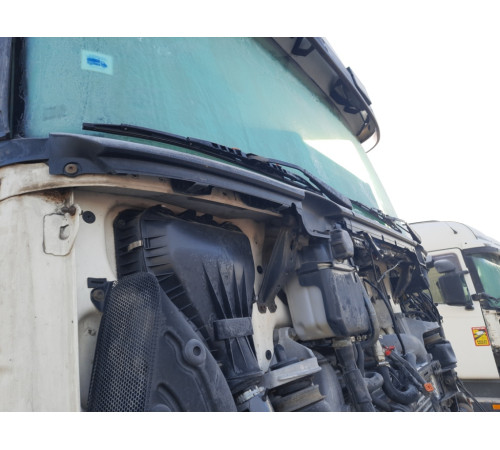 Б/у панель жабо под лобовым стеклом Scania R Euro 5 HPI (Скания Р Евро 5) 1451271, 1866913, 1451270