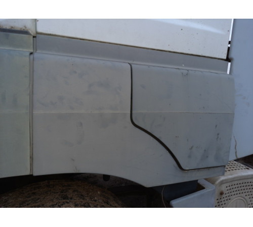 Б/у продовження (накладка) переднього крила, лівого (L) Mercedes-Benz Axor 1840 Euro 3 (Мерседес Аксор Євро 3) A9408900525