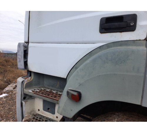 Б/у подножка, ступенька большая, левая Mercedes-Benz Axor 1840 Euro 3 (Мерседес Аксор Евро 3)