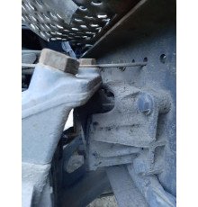 Б/у подушка (кронштейн, опора) КПП Mercedes-Benz Axor 1840 Euro 3 (Мерседес Аксор Євро 3) 9412415713