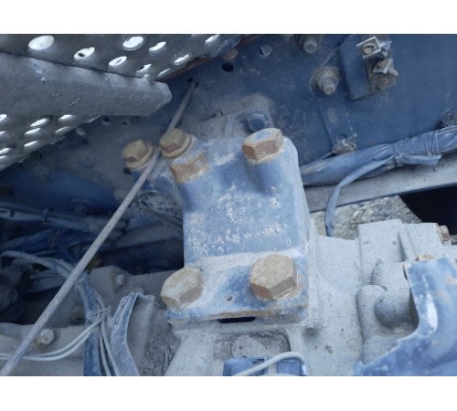 Кронштейн кріплення КПП (лапа) Mercedes-Benz Axor 1840 Euro 3 – б/у A9402423205 / A9402423305