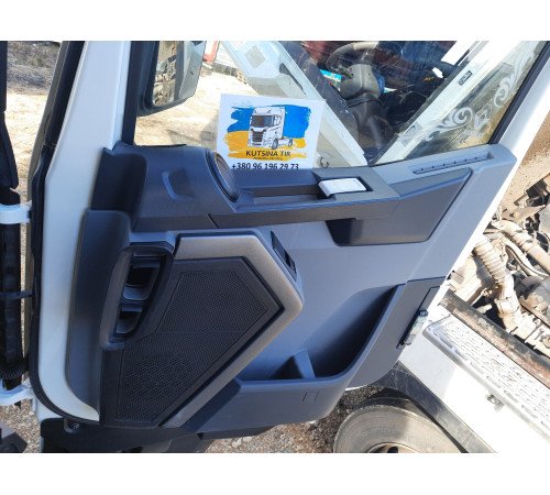Б/у Дверная карта (обшивка) левая/правая Renault T Truck Range Gama Euro 6 (Рено Т ЕВРО 6) 7484519134, 7484519136
