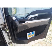 Б/у карта (обшивка) правих дверей MAN TGX EEV (ман тгх еев) 81626306154