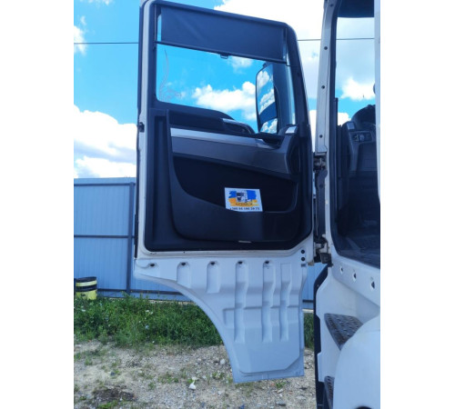 Дверь левая MAN TGX EEV – б/у 81626004129