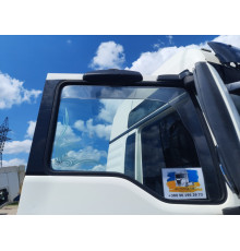 Б/у скло бокове правих дверей MAN TGX EEV (ман тгх еев) 81626456044