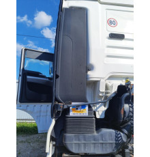 Б/у забірник повітря (короб, воздухан) на кабіні MAN TGX EEV (ман тгх єєв) 81082010517