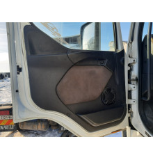 Б/у Дверна карта (обшивка) ліва сторона, водійська Renault Premium EEV DXI11 (Рено Преміум ДХІ11 ЄЕВ) 7482219316