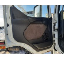 Б/у Дверная карта (обшивка) левая сторона, водительская Renault Premium EEV DXI11 (Рено Премиум ДХИ11 ЕЕВ) 7482219316