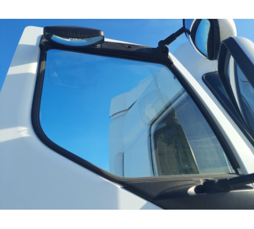 Стекло боковое правых дверей Renault Premium EEV DXI11 – б/у 7420827129