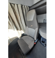 Б/у сидіння праве (пасажирське) Renault Premium EEV DXI11 (Рено Преміум ДХІ11 ЄЕВ) 7482212348