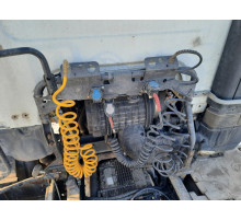 Б/у рамка подключения к прицепу (кронштейн перекидок, розеток) Renault Premium EEV DXI11 (Рено Премиум ДХИ11 ЕЕВ) 5010643504