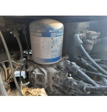 Б/у кран вологовідділювача повітря (осушувач) Renault Premium EEV DXI11 (Рено Преміум ДХІ11 ЄЕВ) 7422277957