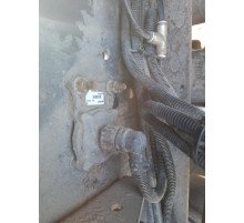 Б/у кран рівня підлоги Renault Premium EEV DXI11 (Рено Преміум ДХІ11 ЄЕВ) 20850557