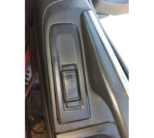 Кнопка правого стеклоподъемника Volvo FH4 Euro 6 – б/у 22154240