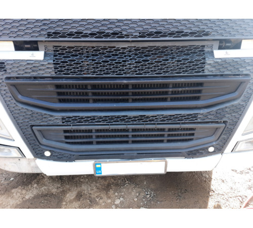 Вставки решётки радиатора Volvo FH4 Euro 6 – б/у 82220161