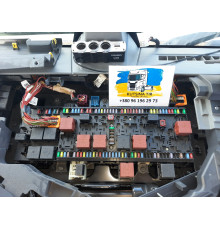 Б/у Панель запобіжників (блок реле) Renault T Truck Range Gama Euro 6 (Рено Т ЕВРО 6) 7421939522