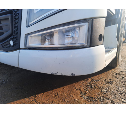 Левый угол бампера (губа) Volvo FH4 Euro 6 – б/у 21413789