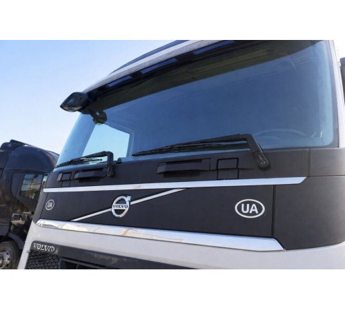 Панель (жабо) под лобовым стеклом Volvo FH4 Euro 6 – б/у 84055530