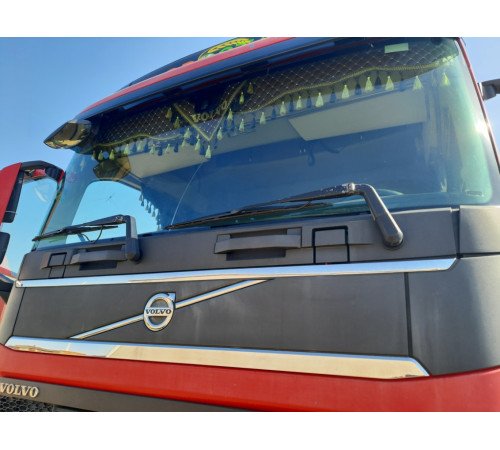 Панель (жабо) под лобовым стеклом Volvo FH4 Euro 6 – б/у 84055530