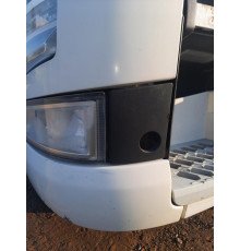 Б/у Кришка (накладка) протитуманної фари ліва Volvo FH4 Euro 6 (Вольво ФШ4 Євро 6) 82355077