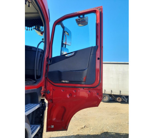 Двері праві Volvo FH4 Euro 6 – б/у 82183078