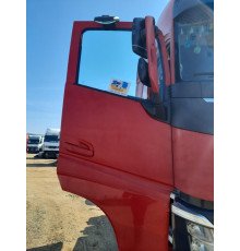 Б/у Двері праві Volvo FH4 Euro 6 (Вольво ФШ4 Євро 6) 82183078
