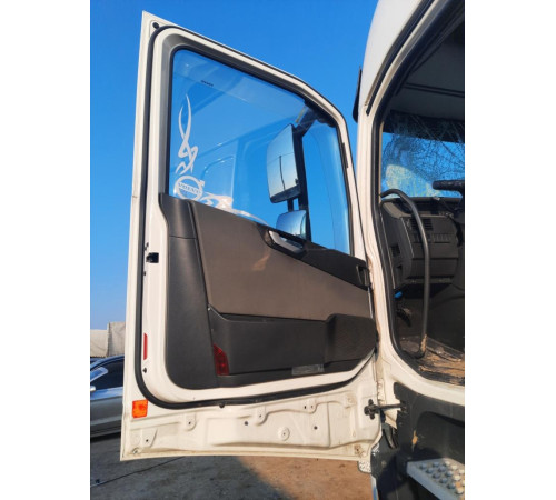 Двері ліві Volvo FH4 Euro 6 – б/у 82183078