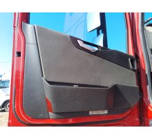 Б/у Карта дверная (обшивка) Volvo FH4 Euro 6 (Вольво ФШ4 Евро 6) 21925723